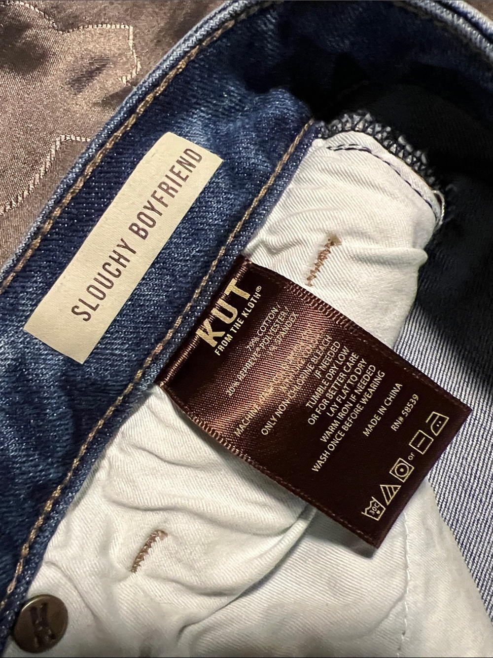 Kut from the Kloth Slouchy Boyfriend Med Blue Distressed Straight-Leg Jeans 12 - Picture 9 of 13